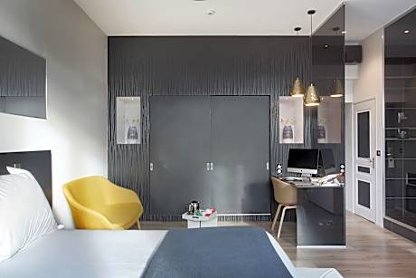 Suite (1 King Bed)