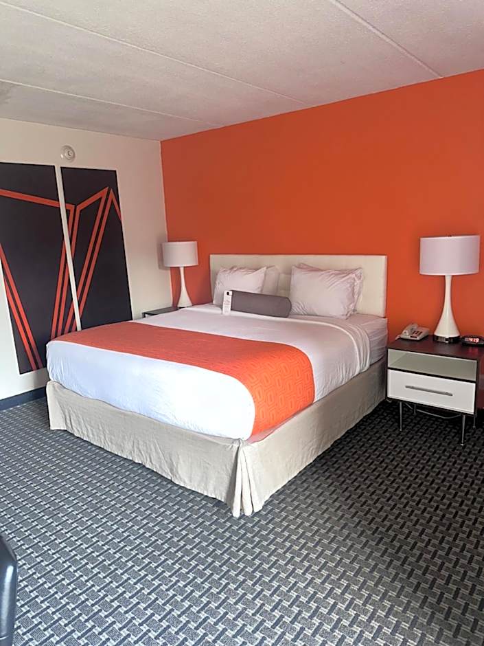 Howard Johnson by Wyndham Newburgh