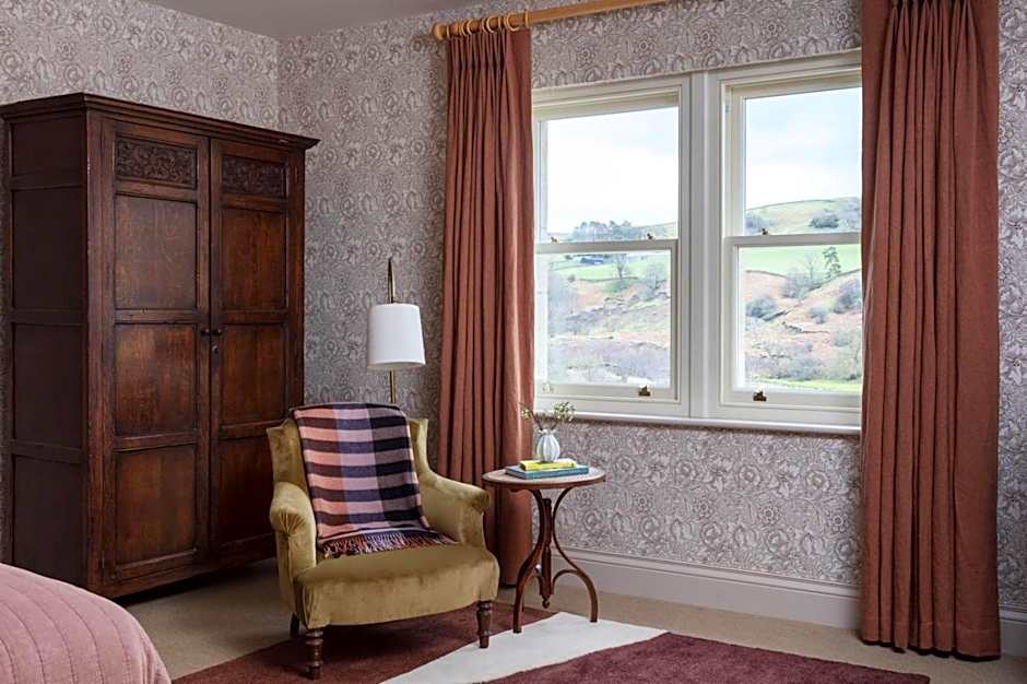 The Kirkstyle Inn & Sportsman Rest