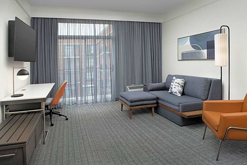 Courtyard by Marriott Savannah Downtown/Historic District