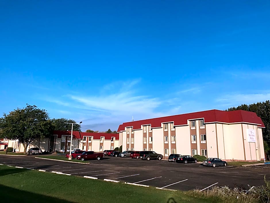 Ramada by Wyndham Albert Lea