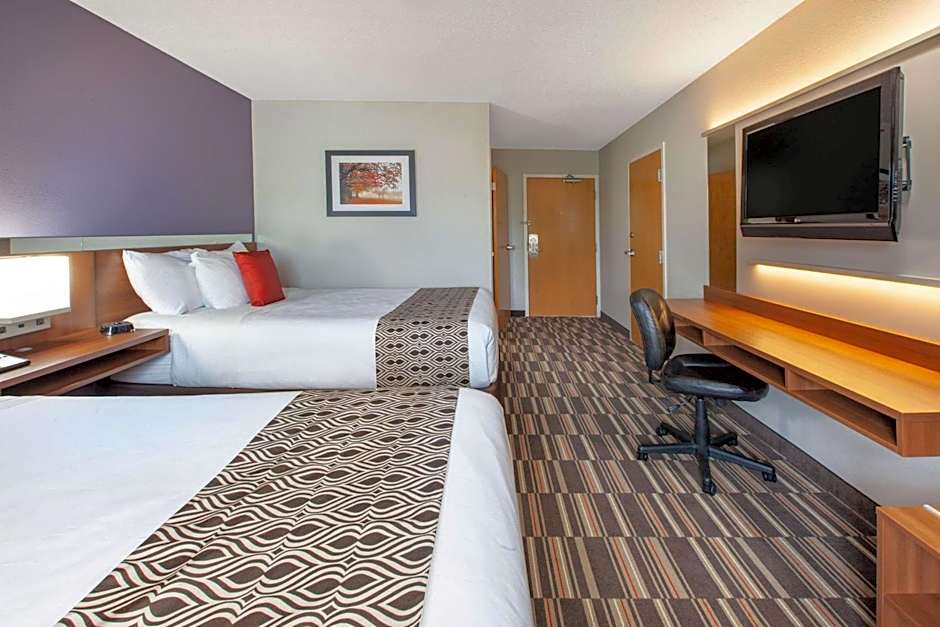 Microtel Inn & Suites by Wyndham Pittsburgh Airport