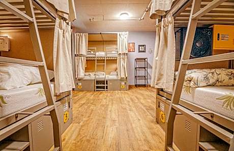 Entire 8-Bed Private Dormitory - Mixed