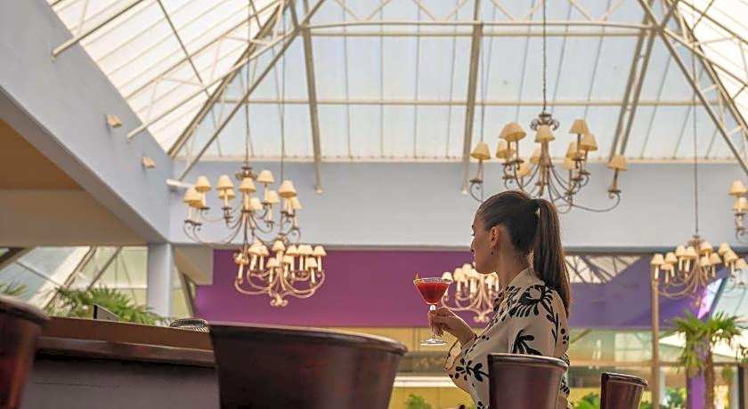 Dionysos Hotel