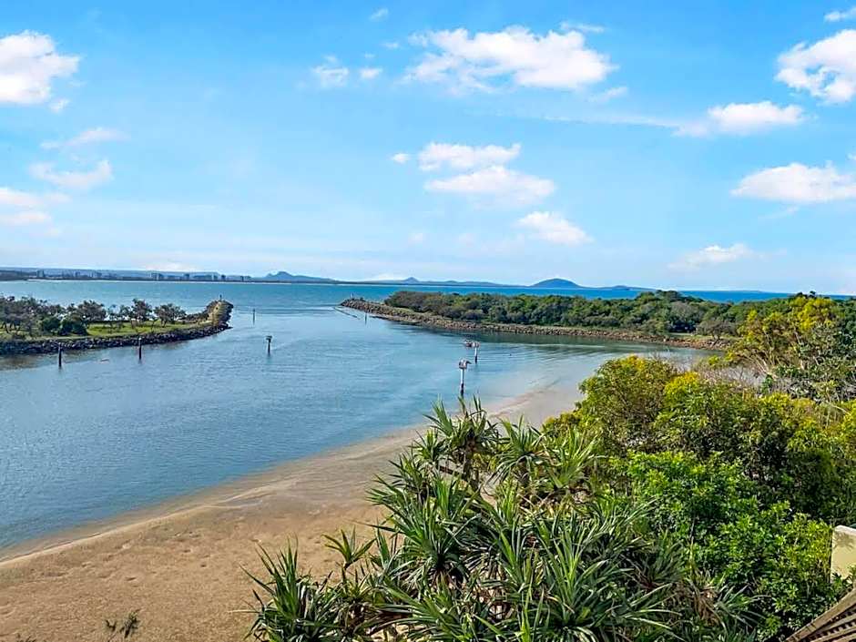 Breathtaking Views - Point Cartwright Bliss