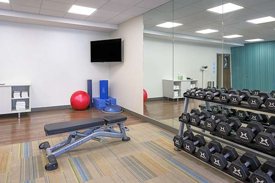 Holiday Inn Express and Suites Gilbert - East Mesa By IHG