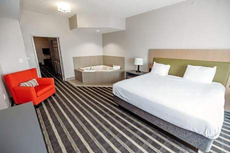 King Suite with Sofa Bed and Whirlpool - Non-Smoking