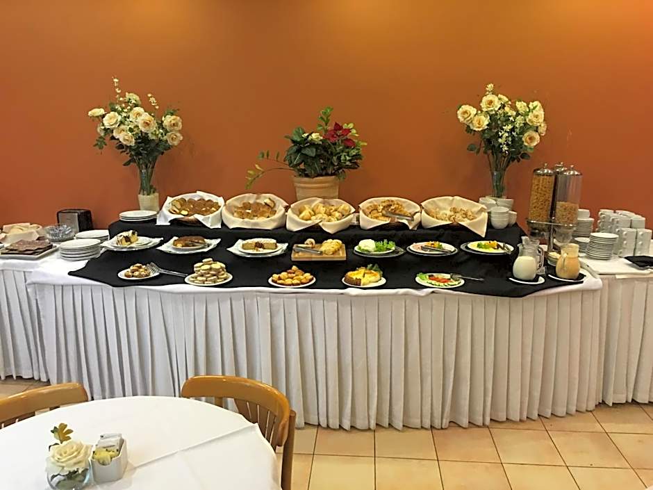 Crystal Palace Hotel