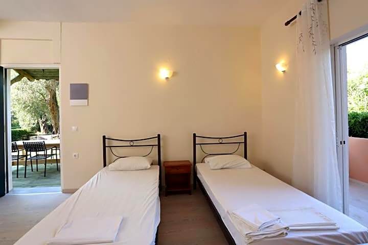 Villa Rosa Apartments