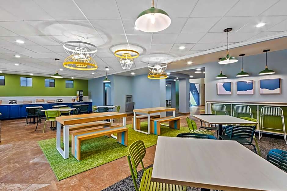 Spark by Hilton Phoenix East Mesa