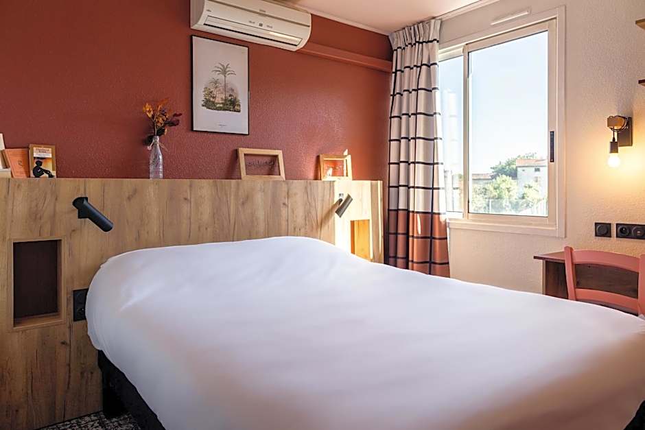 greet Hotel Castres Saix