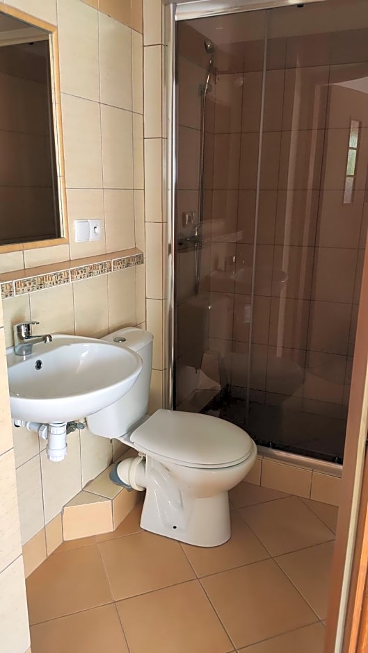 Pokoje Gościnne u MARCINA- sala zabaw, basen, melex, rowery, grill, mini dmuchaniec