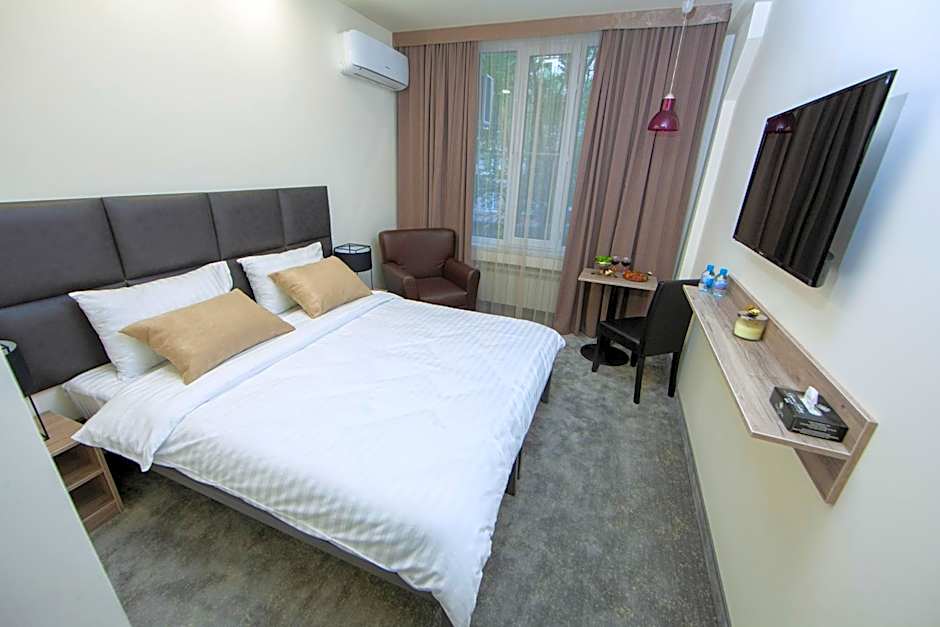 Elysium Gallery Hotel