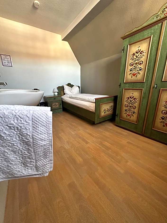 Zdjęcie 1 z 4 — Single Room