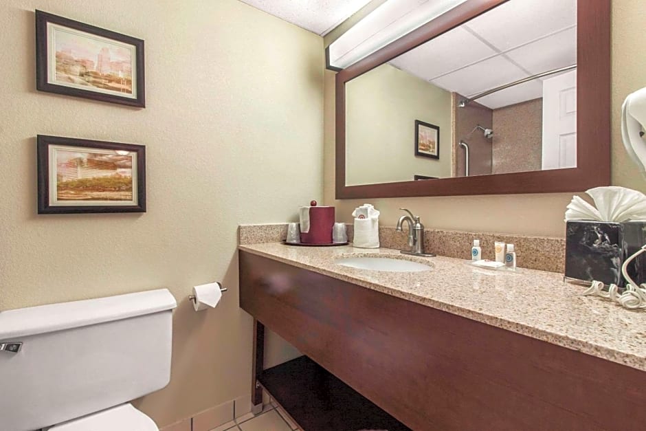 Comfort Inn & Suites Omaha