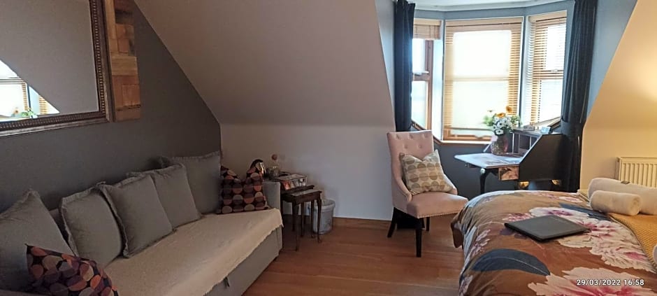 Outlander Boutique B&B Super King