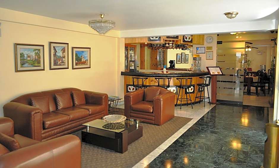 Embajadores Hotel