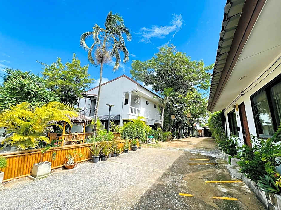 New Breakers Hotel Rawai