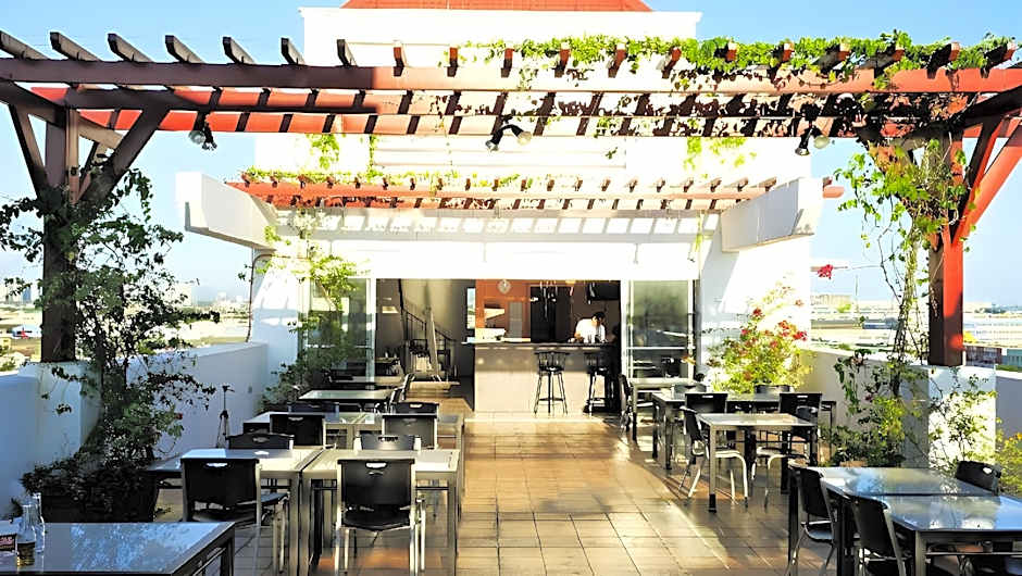 Nichols Airport Hotel