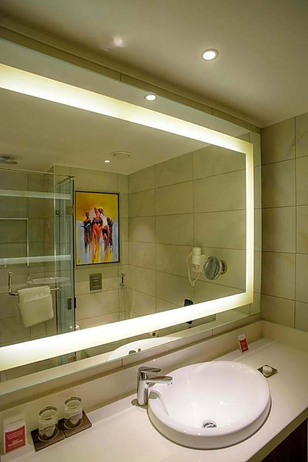 Crowne Plaza Nairobi Airport by IHG