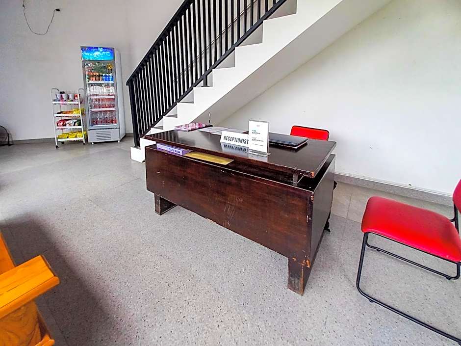 RedDoorz Plus Syariah at Umyas Hotel near Terminal Anjuk Ladang Nganjuk