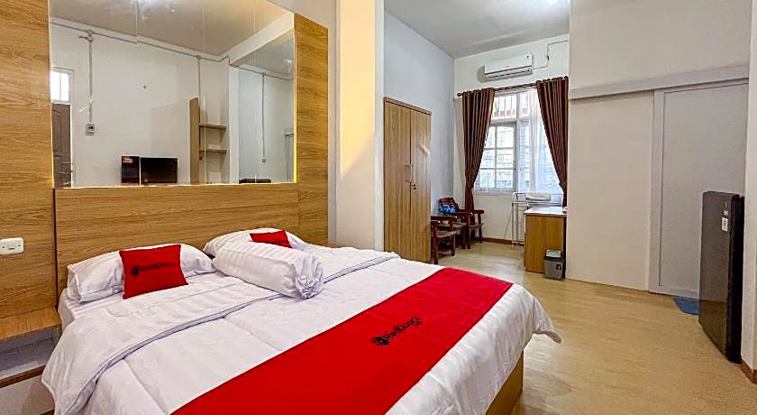 RedDoorz Syariah @ Jl. Candi Kalasan