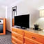 La Quinta Inn & Suites by Wyndham Champaign