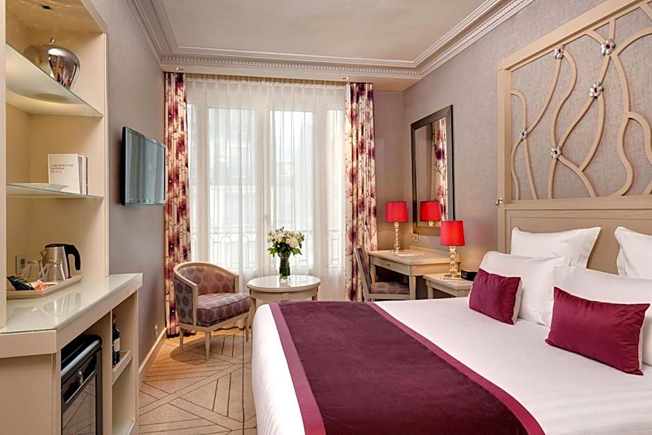 Rochester Champs-Elysees Hotel
