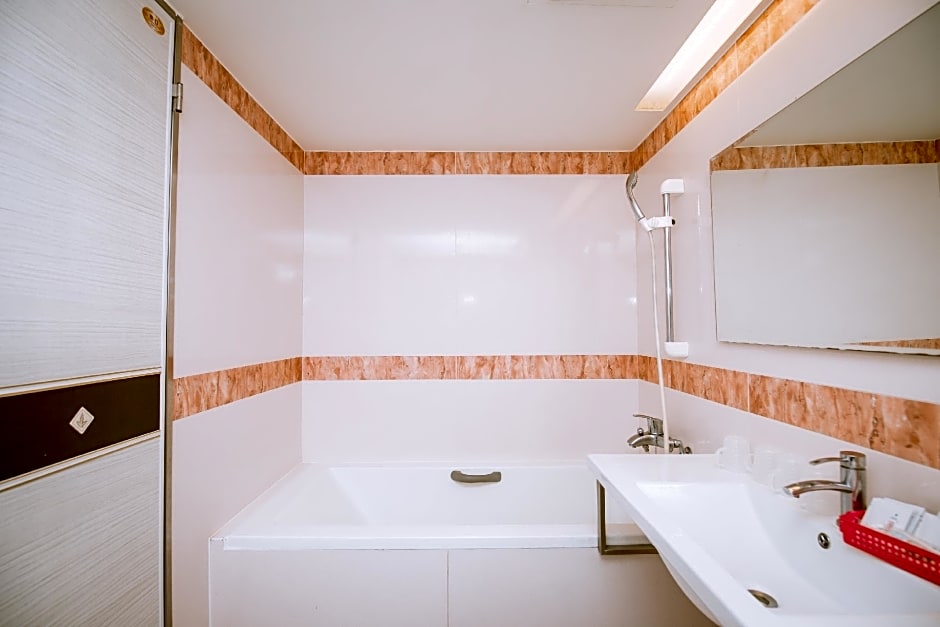 Guide Hotel Taoyuan Fuxing