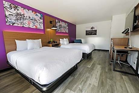 Queen Room with Two Queen Beds - Non-Smoking