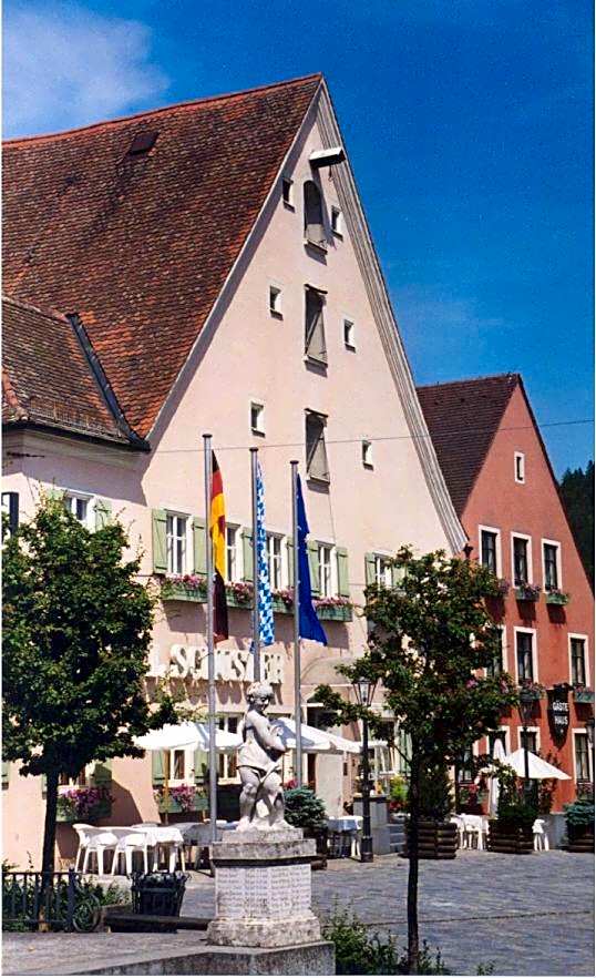 Hotel-Landgasthof Schuster