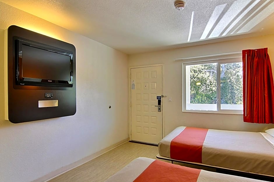 Motel 6 Carpinteria, CA - Santa Barbara - South