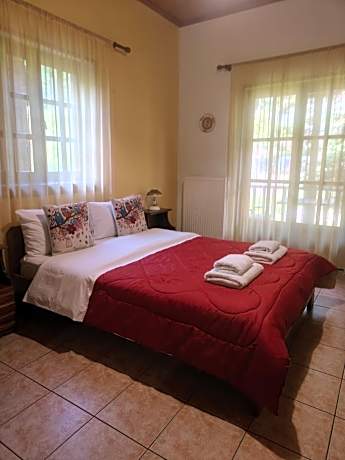 Double Room with Balcony and Garden View