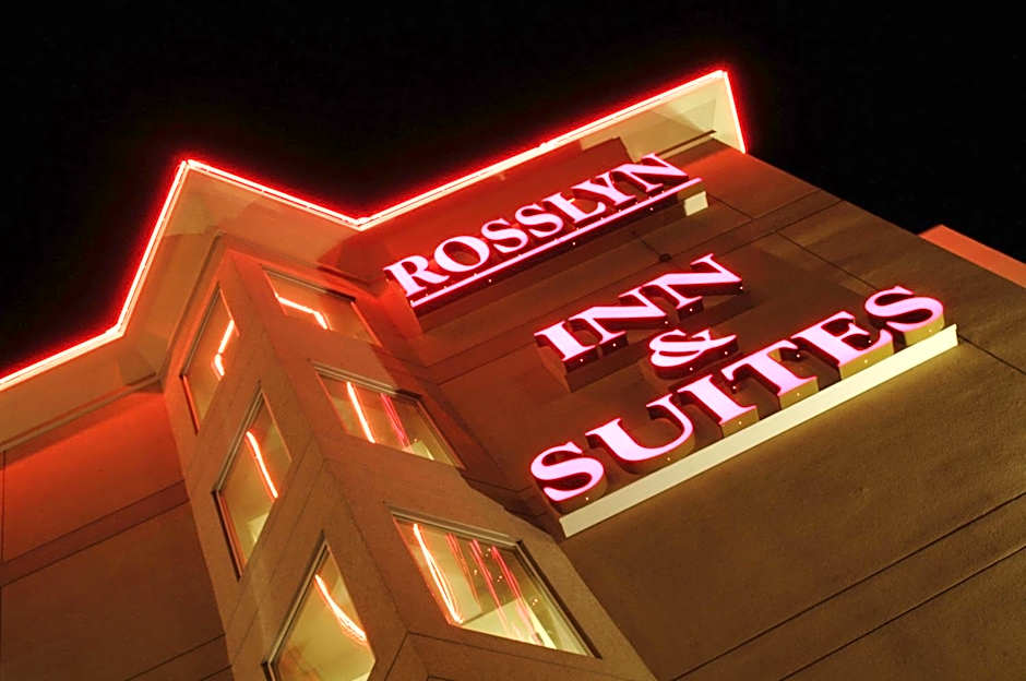 Rosslyn Inn & Suites