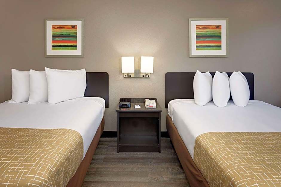 Travelodge by Wyndham College Park