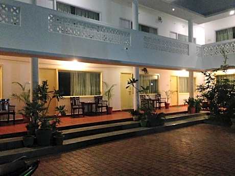 Meya Beach walk hotel & Restaurant