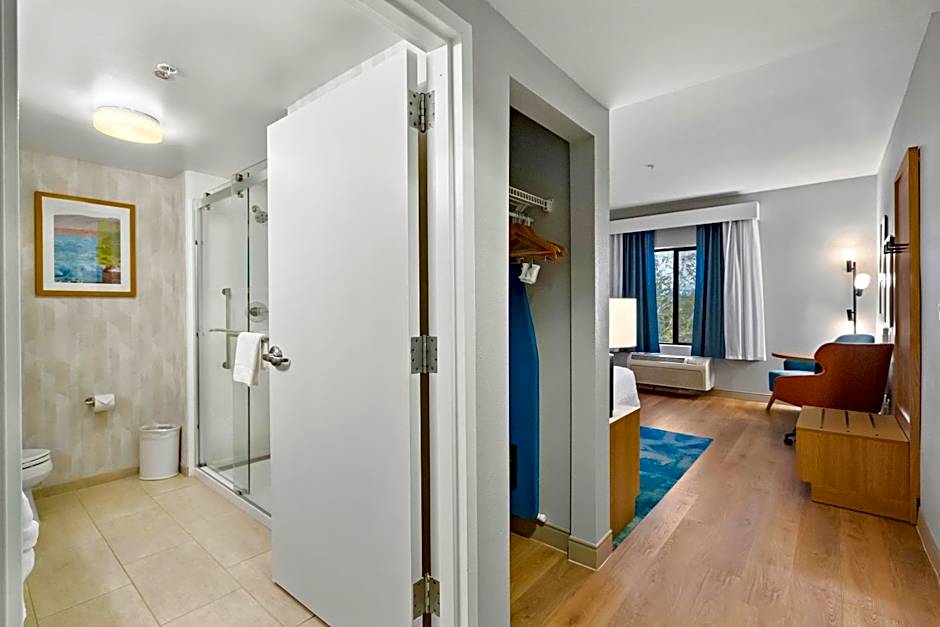 Hampton Inn By Hilton And Suites Lancaster