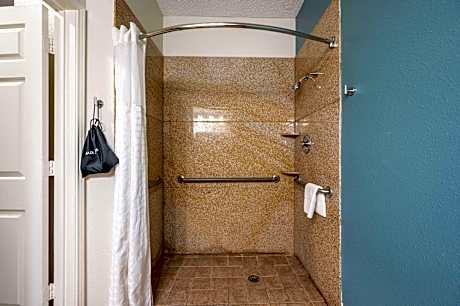 2 Double Beds Nonsmoking Accessible