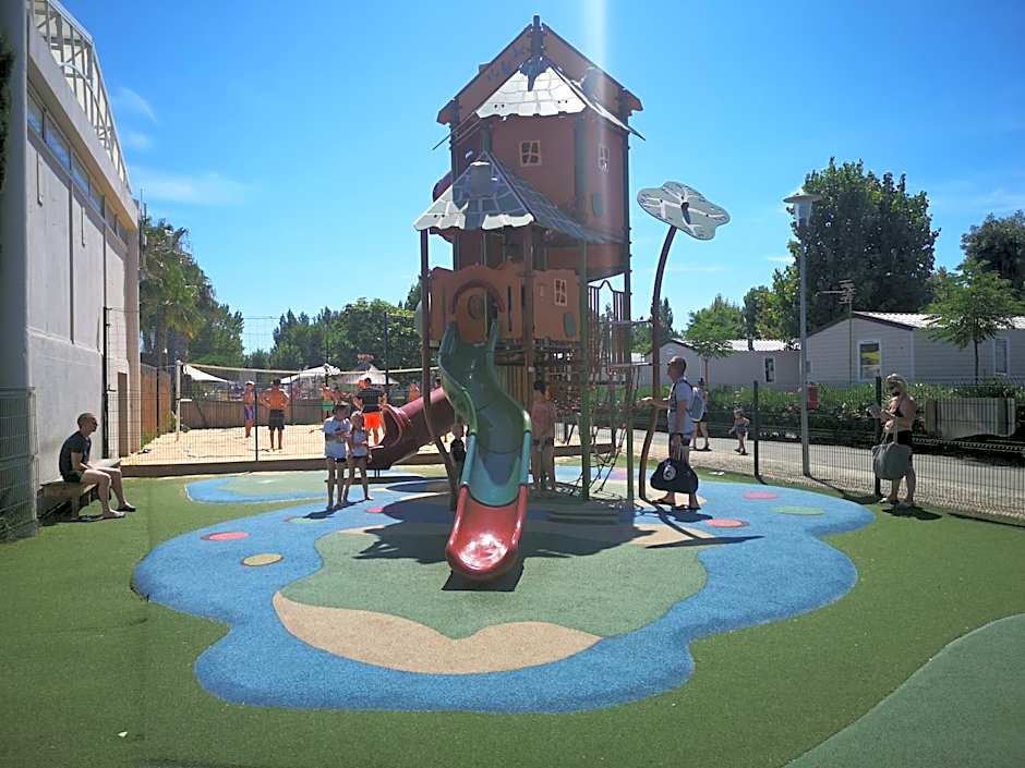 Camping La Carabasse Vias-Plage-T4 Climatisé,Tout confort, Emplacement calme !