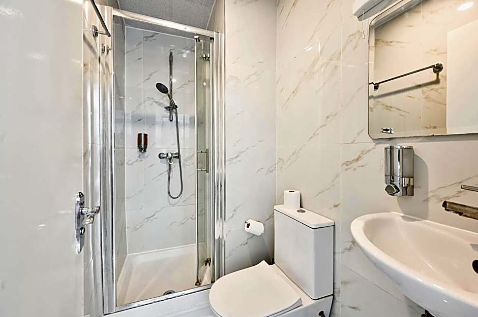 City London Hotel