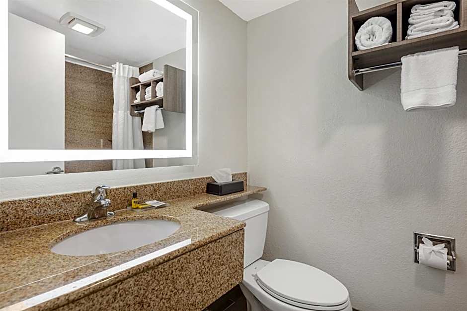 Best Western Plus Chesapeake Bay - Norfolk