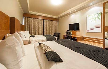 Superior Queen Room with Two Queen Beds