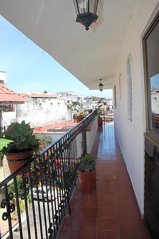 Suites Plaza del Rio