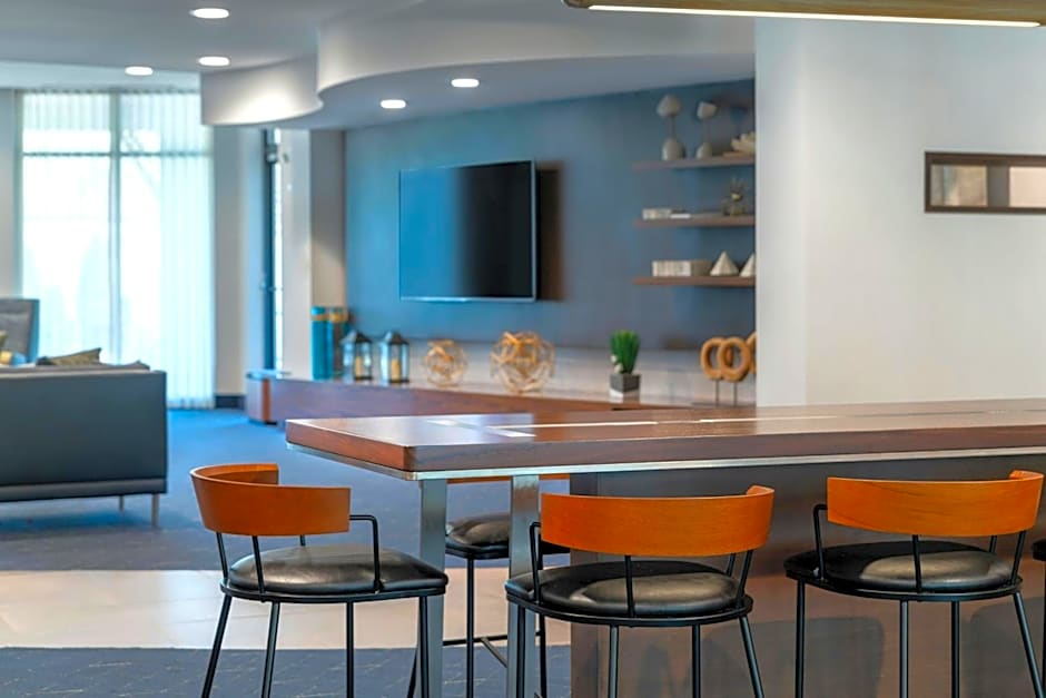 Courtyard by Marriott Providence Lincoln