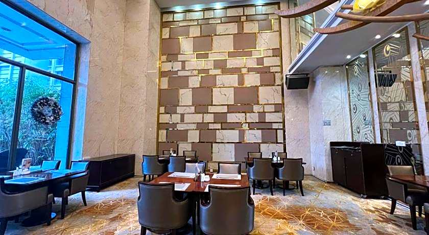 Menshine Gloria Plaza Hotel