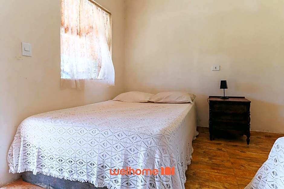 Casa em Cotia com piscina e área de lazer infantil