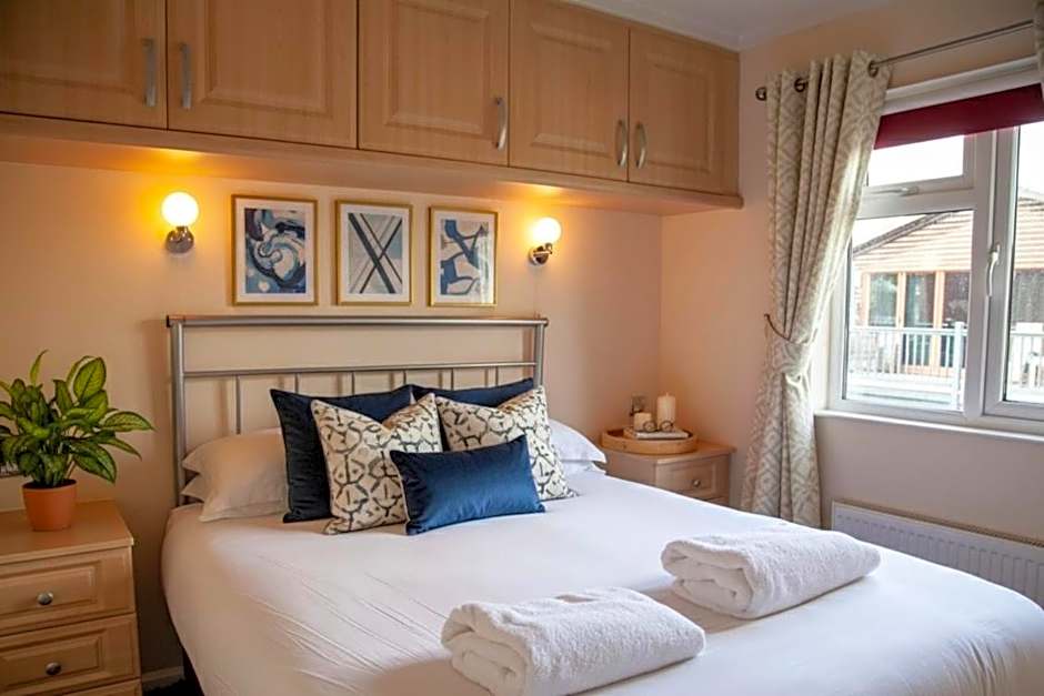 Saffron Lodge With Hot Tub