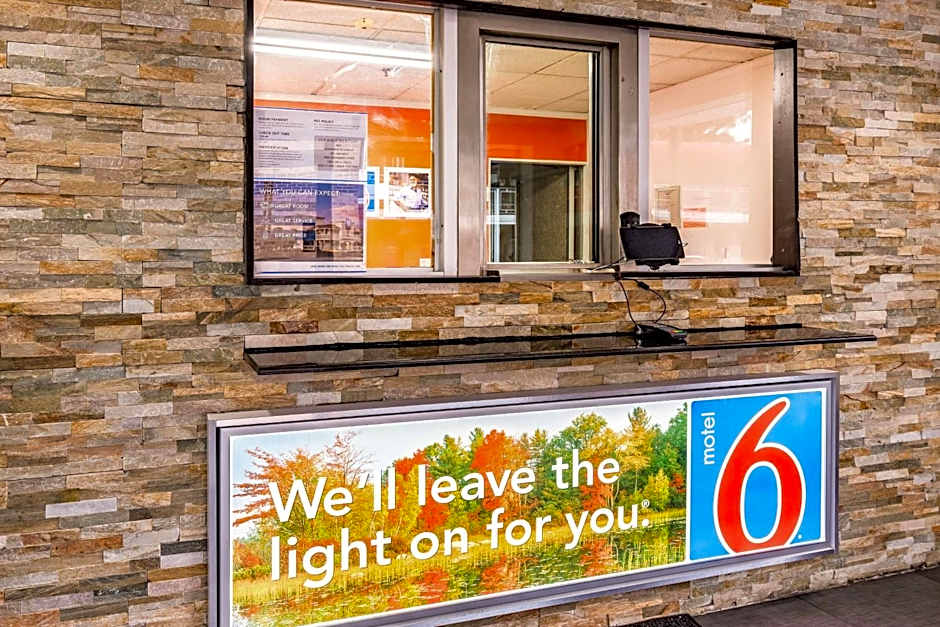 Motel 6-Elmsford, NY - White Plains