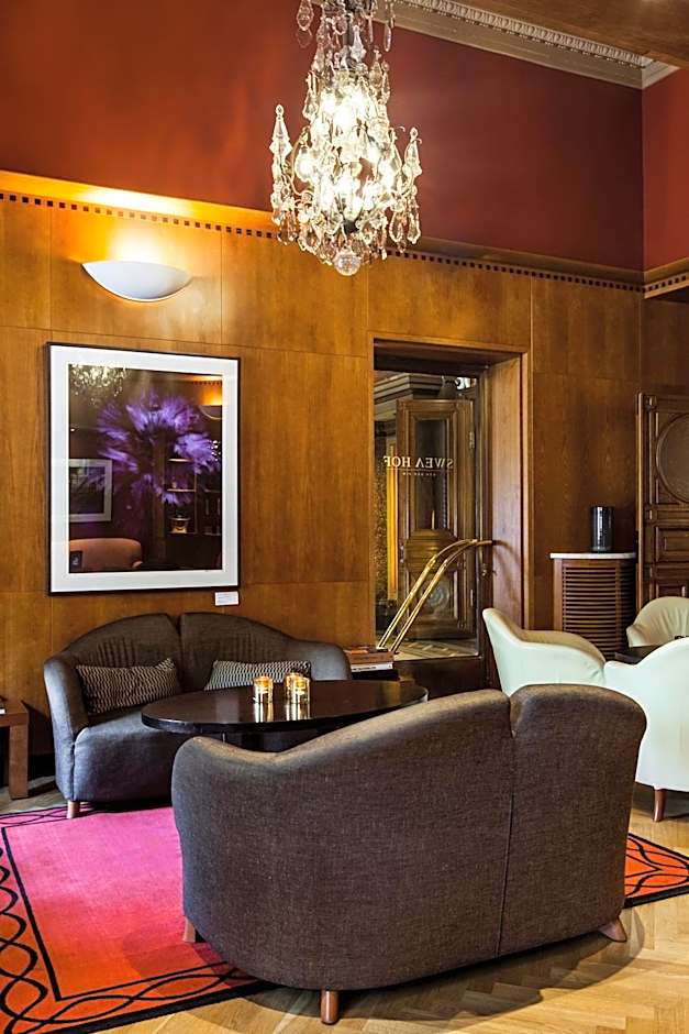 Elite Plaza Hotel