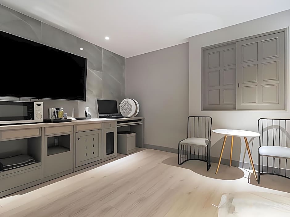 Hwaseong Wolmun Lavender Onchen Hotel